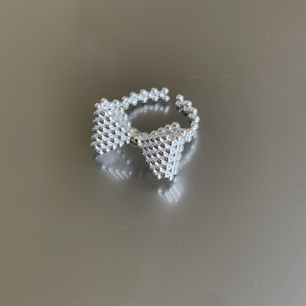 925 Sterling Sølv Sløjfe Formet Ring – Elegant og Justerbar Design - Lilla Villa