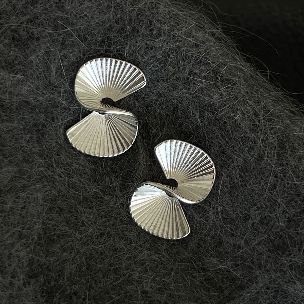 925 Sterling Sølv Spiralformede Statement Ørestikker – Minimalistisk og Moderne Design - Lilla Villa
