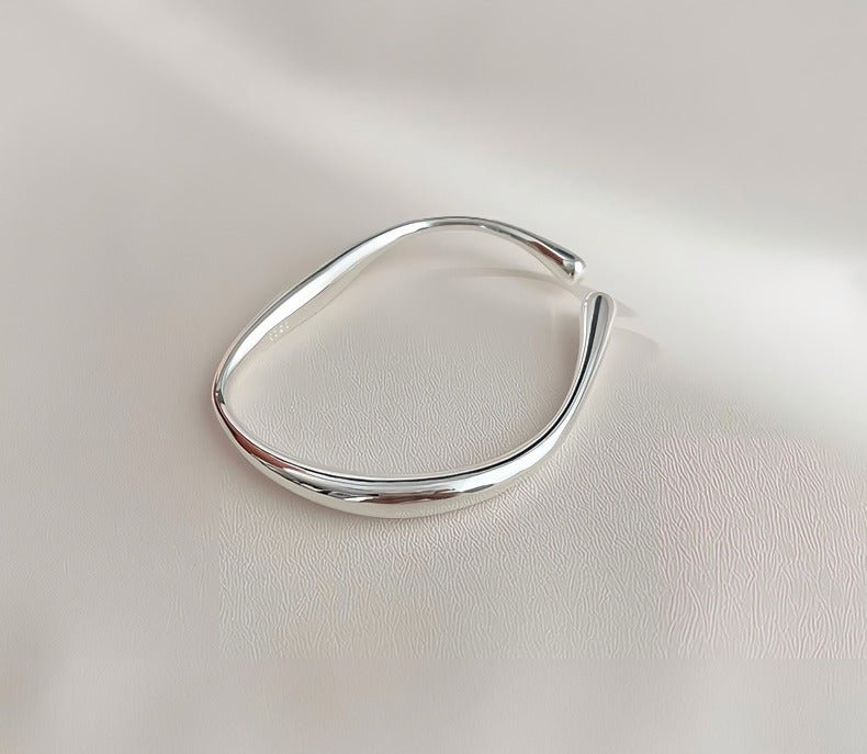 925 Sterling Sølv Uregelmæssig Strømlinet Justerbart Armbånd – Elegant og Moderne Design - Lilla Villa