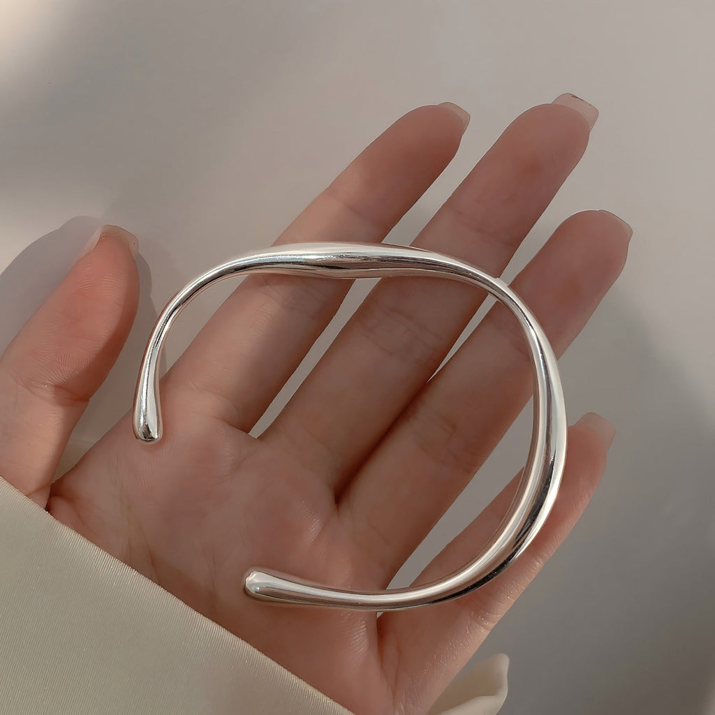 925 Sterling Sølv Uregelmæssig Strømlinet Justerbart Armbånd – Elegant og Moderne Design - Lilla Villa