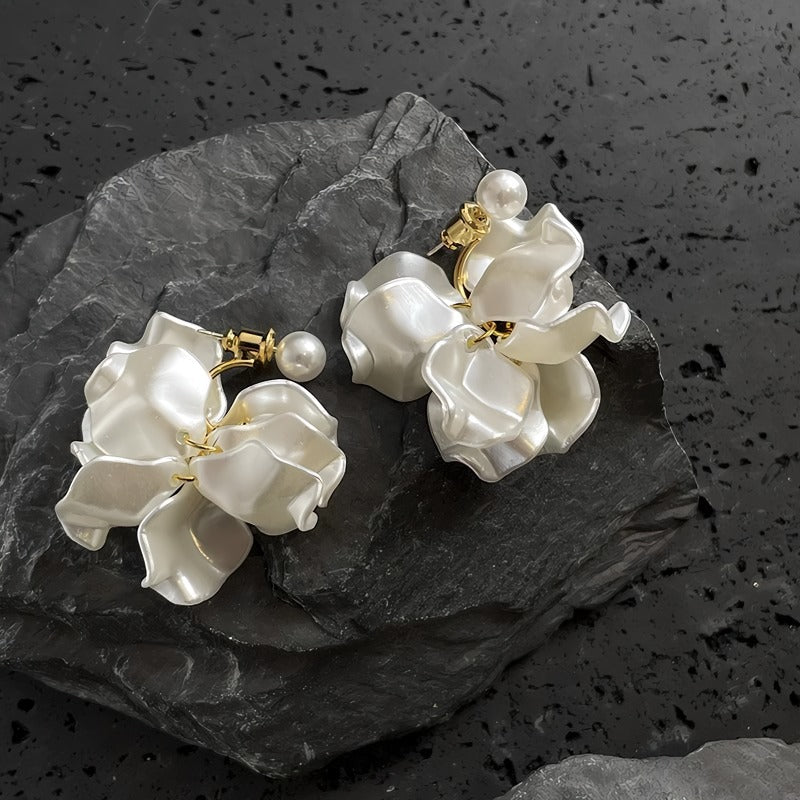 925 Sterling Sølvnål 14K Forgyldte Håndlavede Store Blomster Øreringe med Perler – Elegant og Unikt Design - Lilla Villa