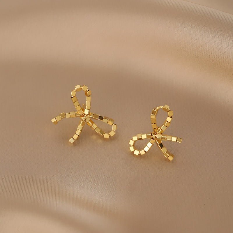 925 Sterling Sølvnål Sløjfeformede Ørestikker i 14K Guldbelægning - Elegant Design - Lilla Villa