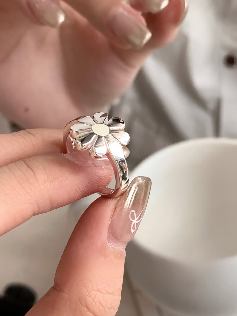 925 Sølv Marguerit Ring – Romantisk og Tidløst Design