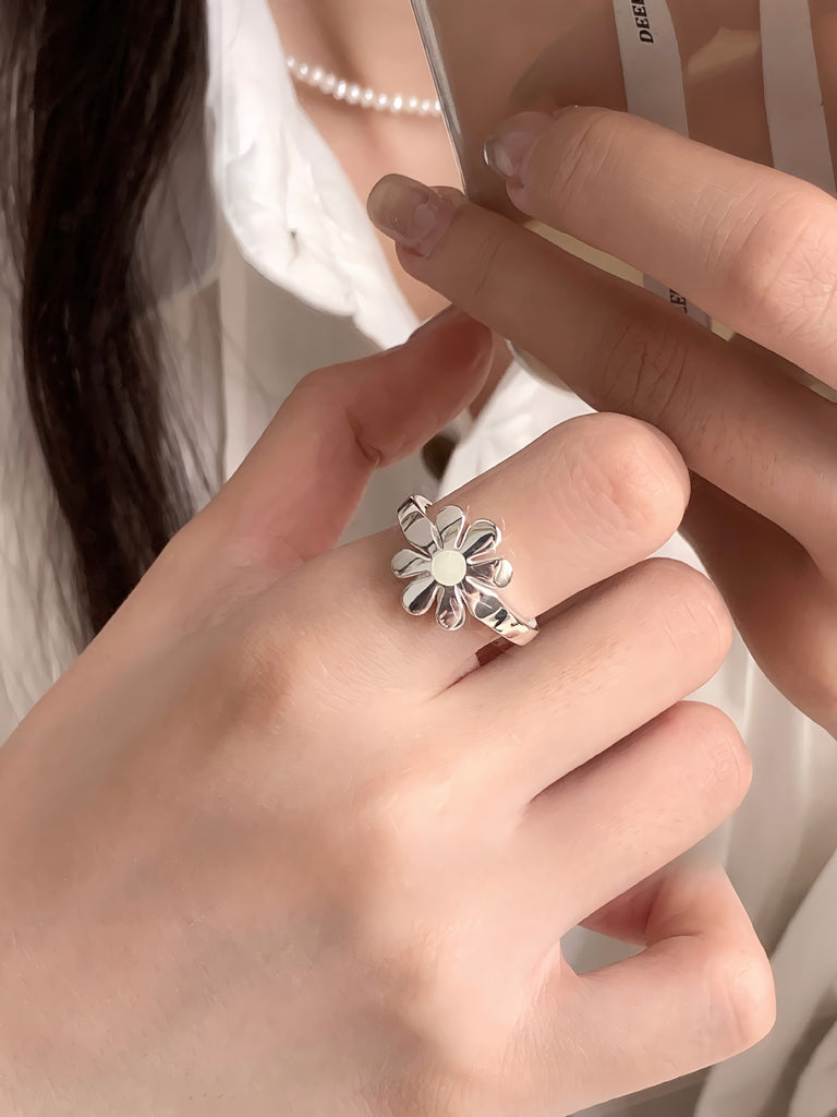 925 Sølv Marguerit Ring – Romantisk og Tidløst Design