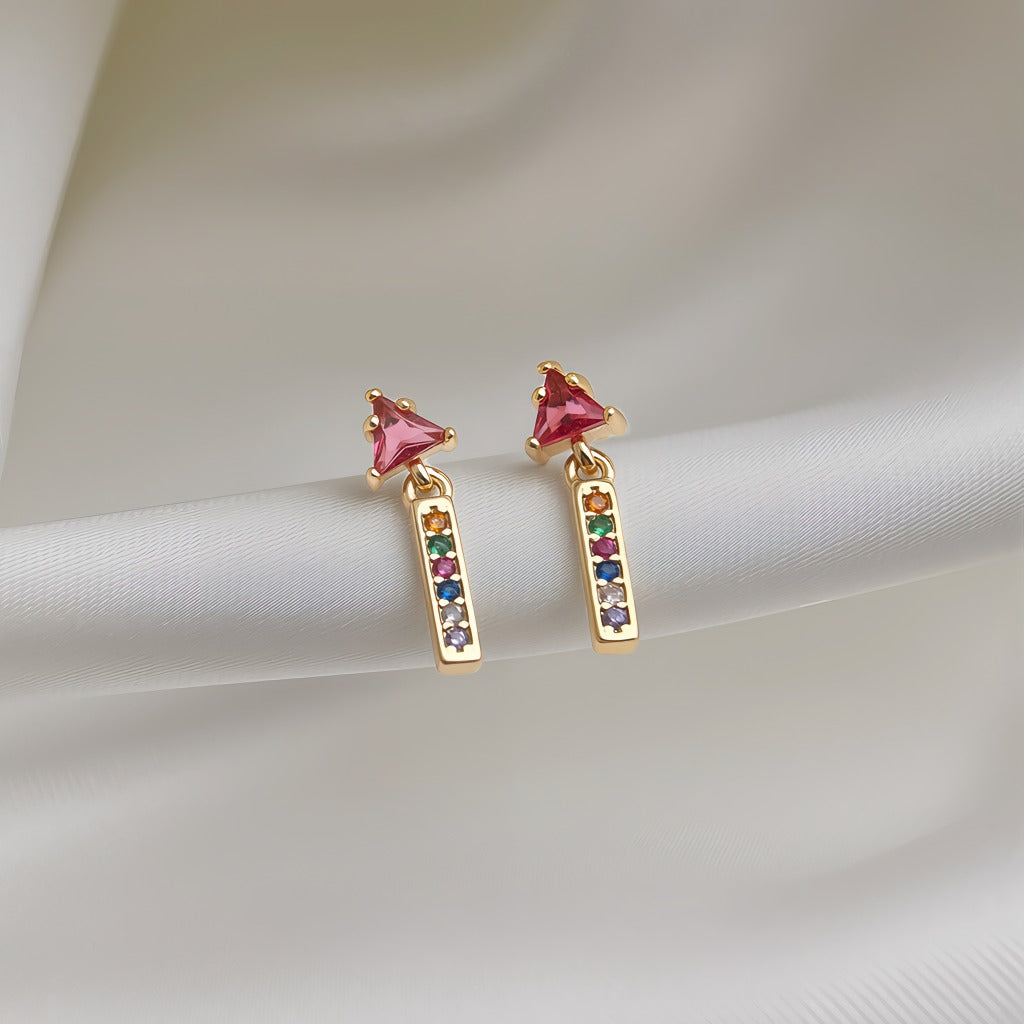 925 Sølv Nål 14K Forgyldt Øreringe med Pink Krystal & Farverige Zirkonia – Moderne og Legende Design
