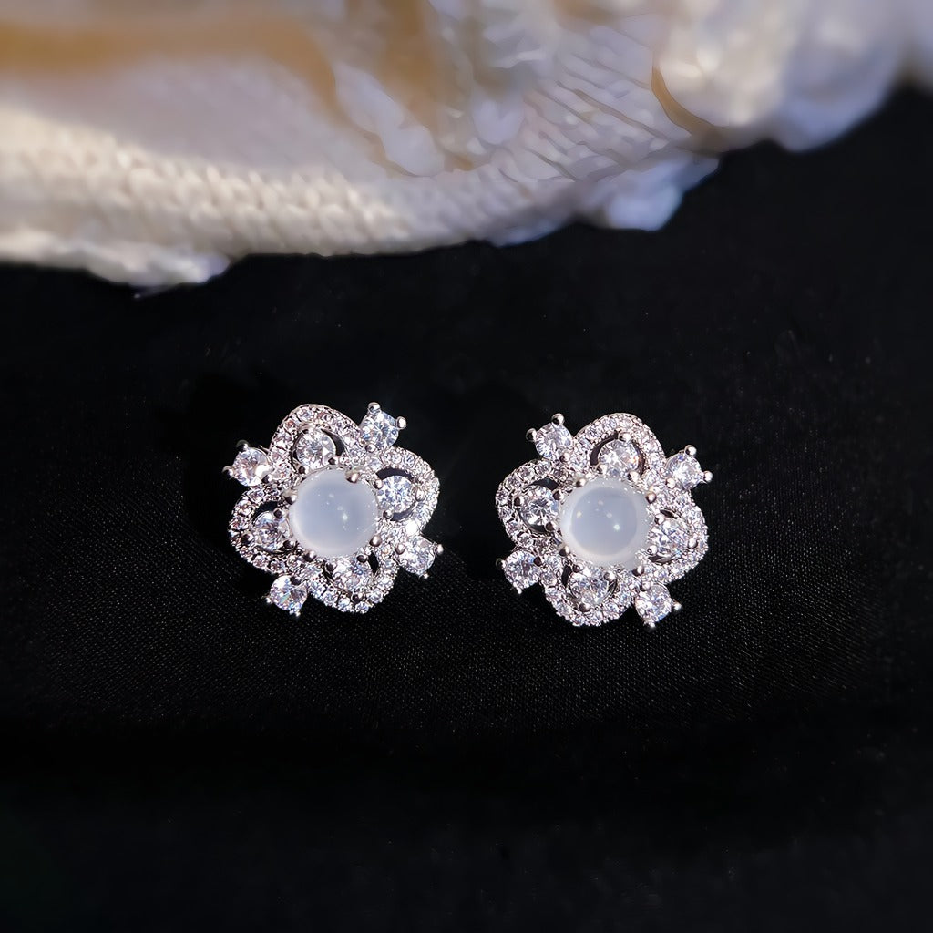 925 Sølv Nål Vintage Øreringe i Hvidguld Belægning med Zirkonia & Resin – Elegant Blomsterdesign