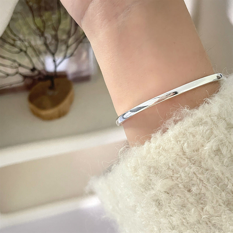 925 Sterling Sølv Åben Armbånd med Poleret Finish – Enkel og Elegant Design