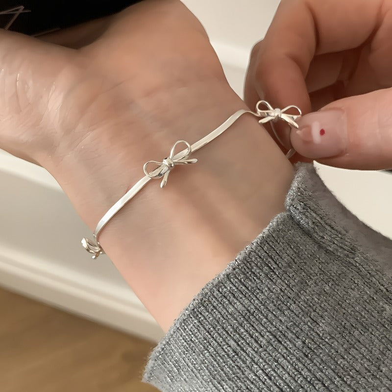 925 Sterling Sølv Sløjfe Armbånd – Elegant & Justerbart Design