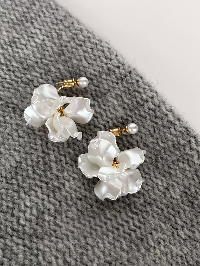 925 Sterling Sølvnål 14K Forgyldte Håndlavede Store Blomster Øreringe med Perler – Elegant og Unikt Design