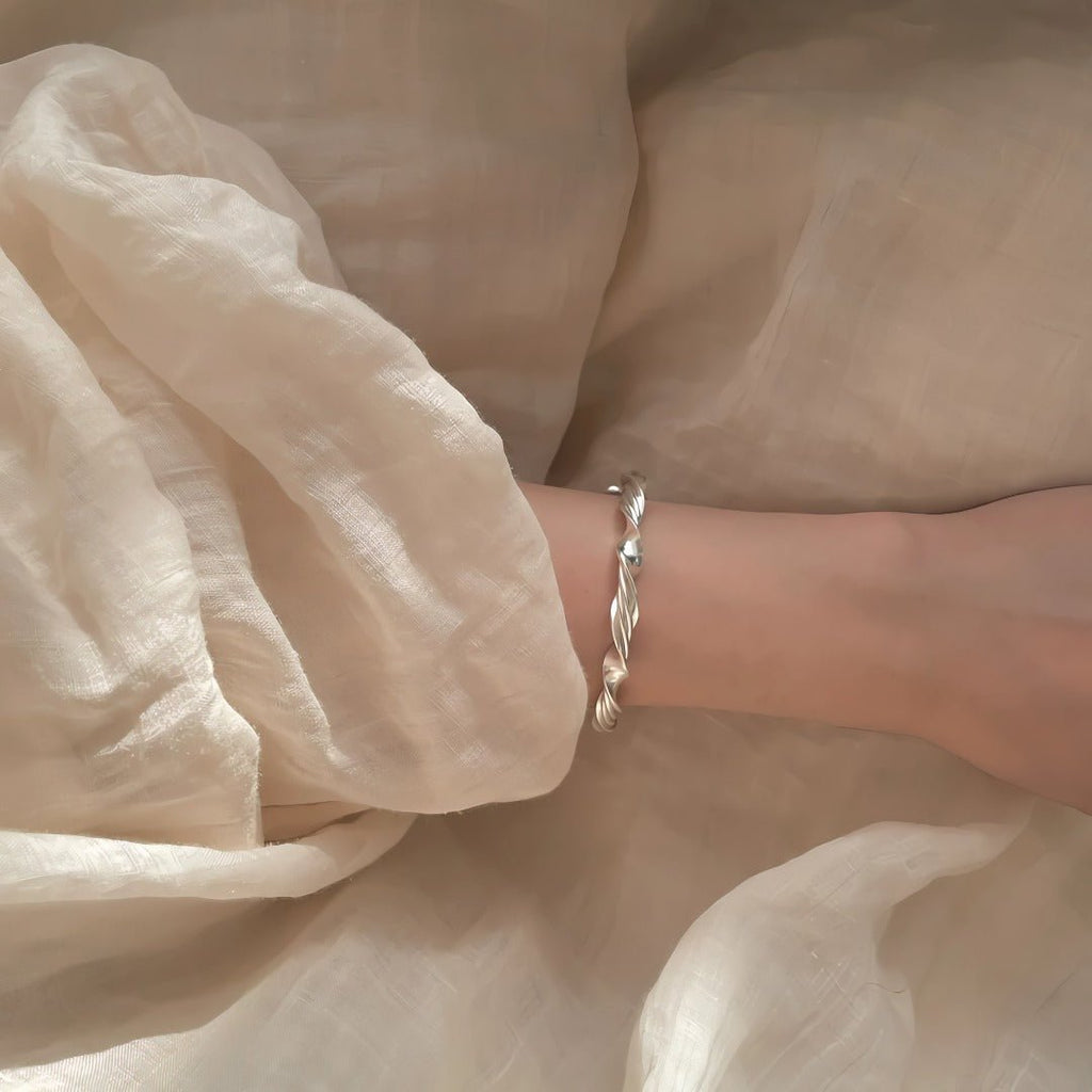 925S Sterlingsølv Armbånd med Elegant Snoet Design – Justerbart og Tidløst - Lilla Villa