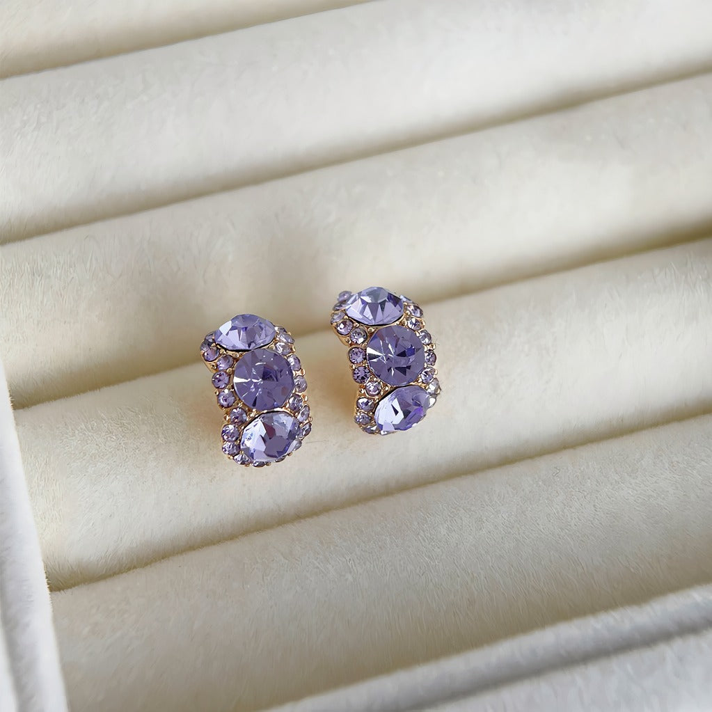 925 sølv nåle 14K Forgyldte Lilla Krystal Øreringe med Zirkonia – Elegant og Glitrende Design