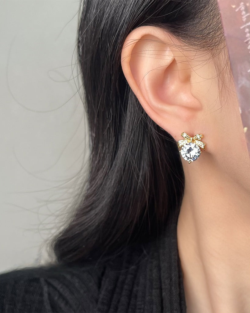 Forgyldt 14K 925 Sterling Sølv Nål Sløjfe Øreringe med Store Zirkonia – Elegant og Glitrende Design