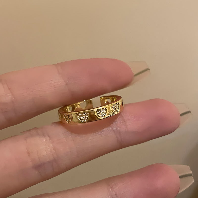 Forgyldt 14K Åben Ring med Micro‑Zirkonia – Elegant og Justerbar