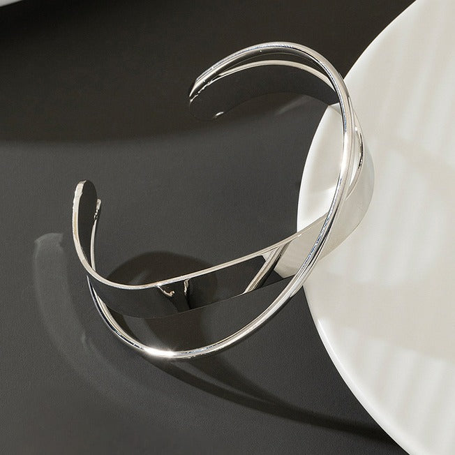 Hvidguldbelægning Titaniumstål Håndlavet Justerbar Armbånd – Moderne og Elegant Design