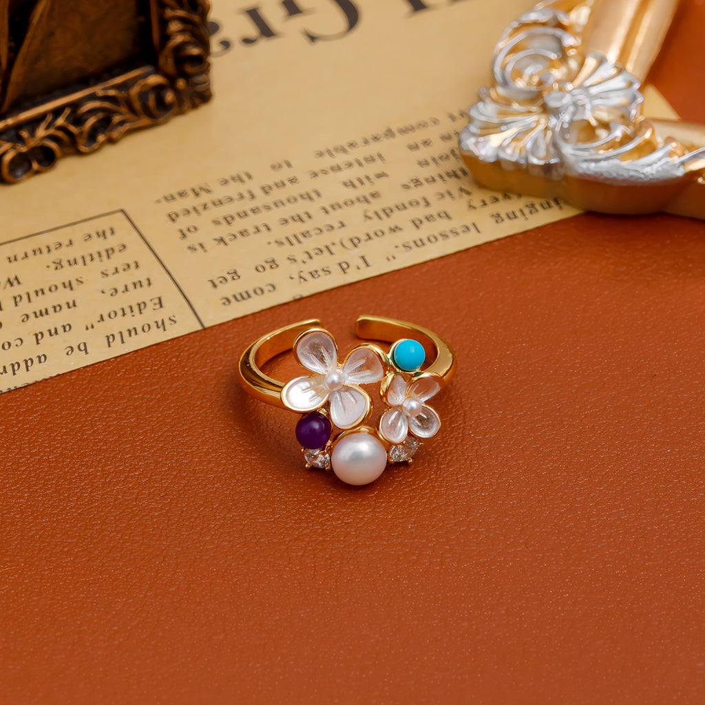 Justerbar 16K Forgyldt Guld Ring med Blomsterdesign, Ferskvandsperler og Farvede Sten