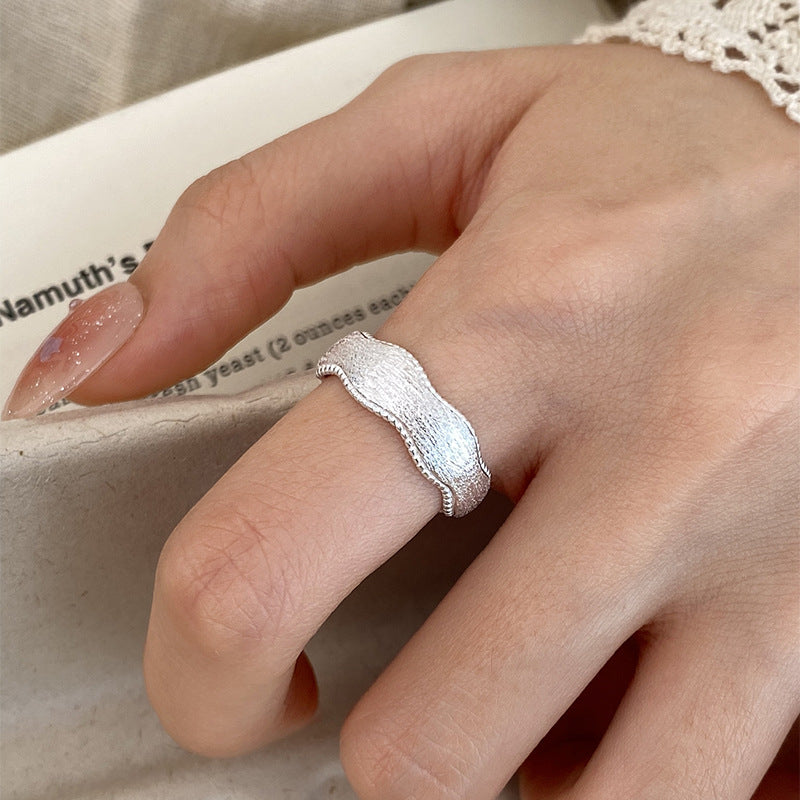 S925 Sterlingsølv Belagt Bølget Åben Ring – Justerbar og Elegant