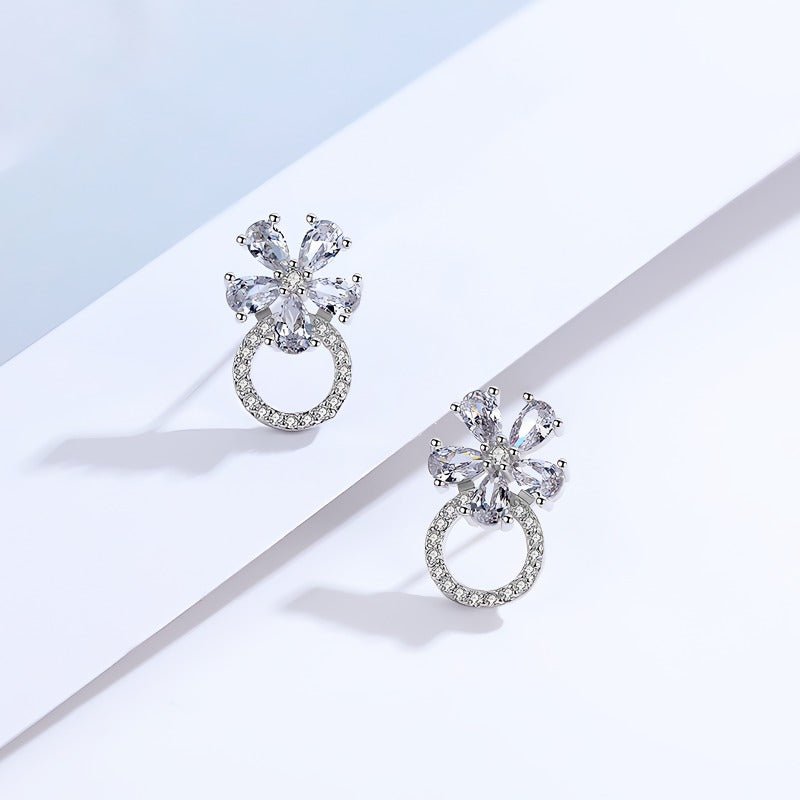 Blomstercirkel Øreringe i 925 Sterling Sølv – Elegant Design med Zirkonia - Lilla Villa