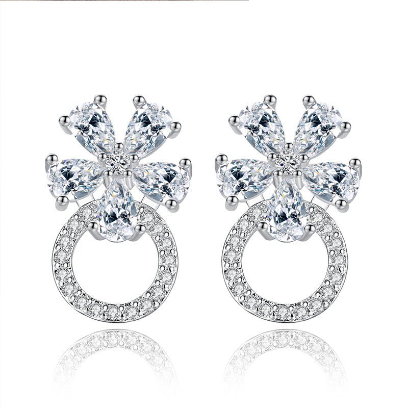 Blomstercirkel Øreringe i 925 Sterling Sølv – Elegant Design med Zirkonia - Lilla Villa