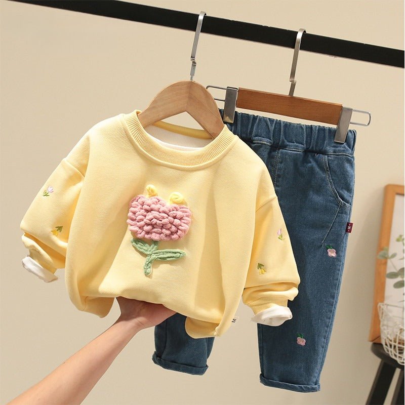 Børnetøjssæt med Blomsterbroderi - Trøje og Jeans (1 - 6 år) - Lilla Villa