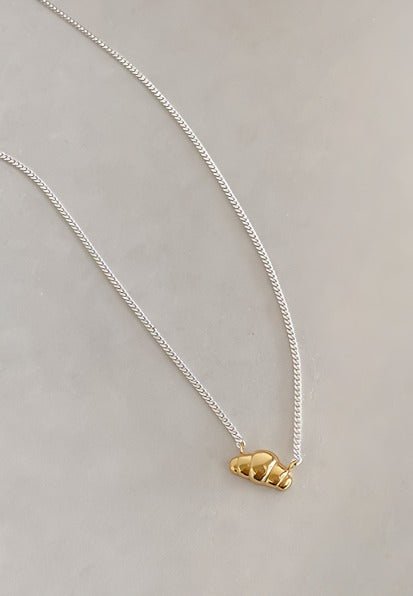 Croissant Halskæde i 14K Forgyldt 925 Sterling Sølv – Elegant Fransk Design - Lilla Villa