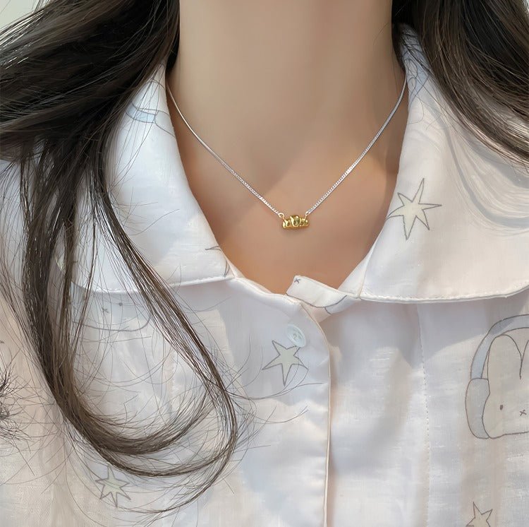 Croissant Halskæde i 14K Forgyldt 925 Sterling Sølv – Elegant Fransk Design - Lilla Villa