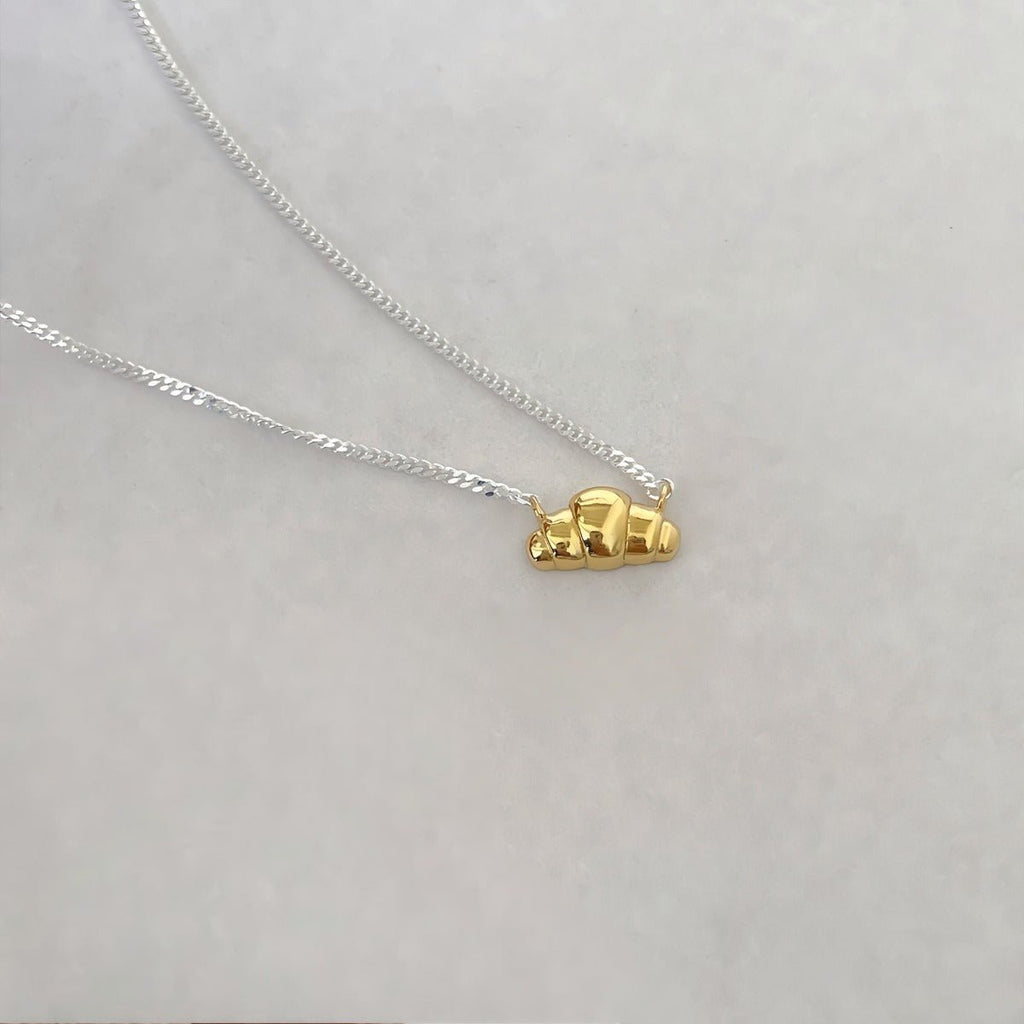 Croissant Halskæde i 14K Forgyldt 925 Sterling Sølv – Elegant Fransk Design - Lilla Villa