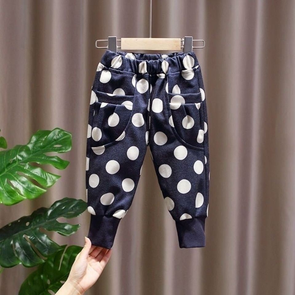 Ekstra varm sort fleece sweatpants/joggingbukser/joggers med hvide prikker til børn - Lilla Villa