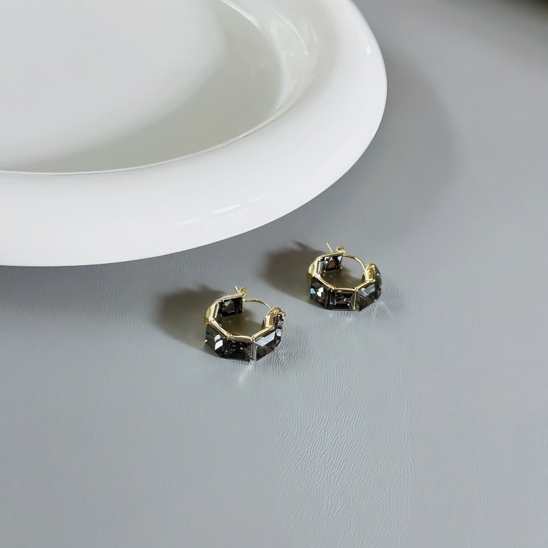 Elegant 14K Forgyldte Øreringe med Glas Zirkonia – Sekskantet Design - Lilla Villa