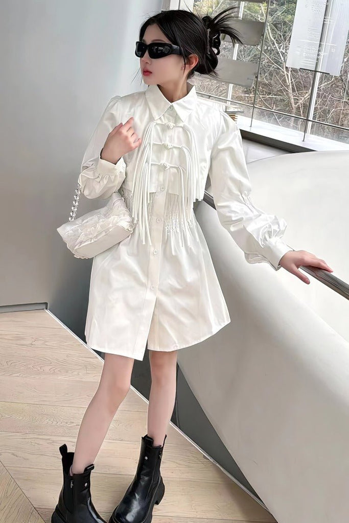 Elegant hvid skjortekjole med knappedetaljer til piger (5 - 14 år) - Lilla Villa