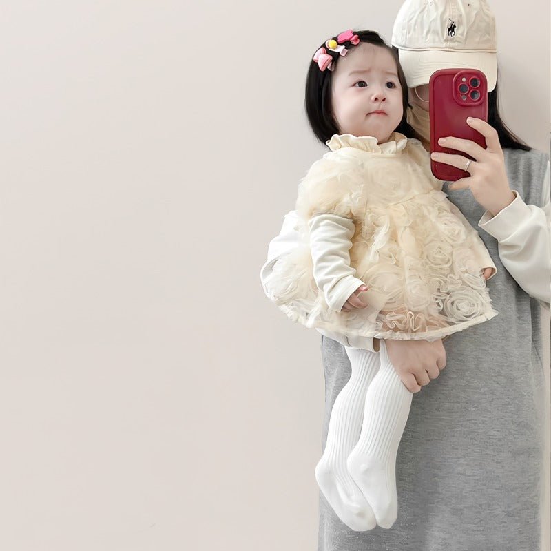 Elegant ivory blomsterkjole/body til baby med lange ærmer (0 - 18 mdr.) - Lilla Villa