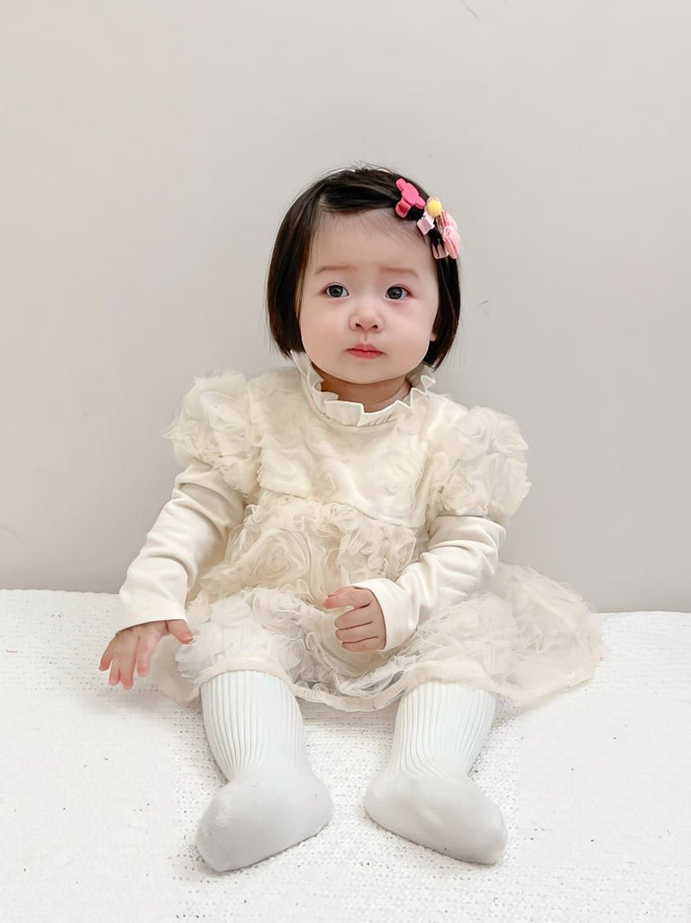 Elegant ivory blomsterkjole/body til baby med lange ærmer (0 - 18 mdr.) - Lilla Villa