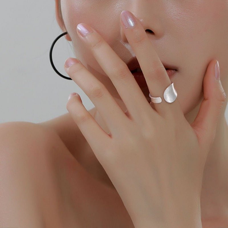 Elegant Justerbar 925 Sterling Sølv Ring med Mat Dråbe Design – Minimalistisk og Stilfuld - Lilla Villa