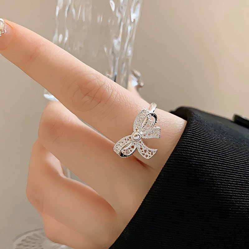 Elegant Sløjfe Ring i 925 Sterling Sølv – Justerbar og Unik Design - Lilla Villa