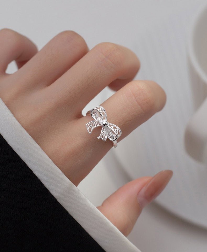 Elegant Sløjfe Ring i 925 Sterling Sølv – Justerbar og Unik Design - Lilla Villa