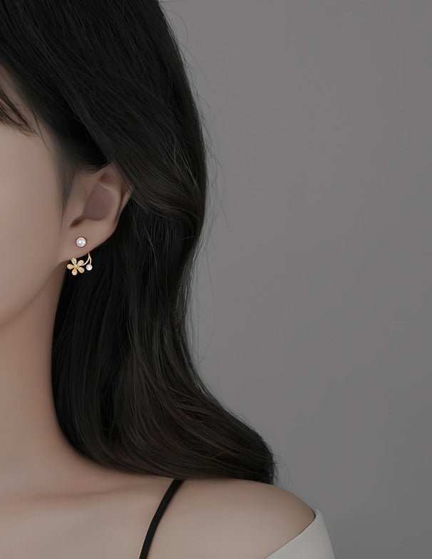 Elegante 925 sterling sølvnåle 14K forgyldte øreringe med zirkonia & buet blomsterdesign - Lilla Villa