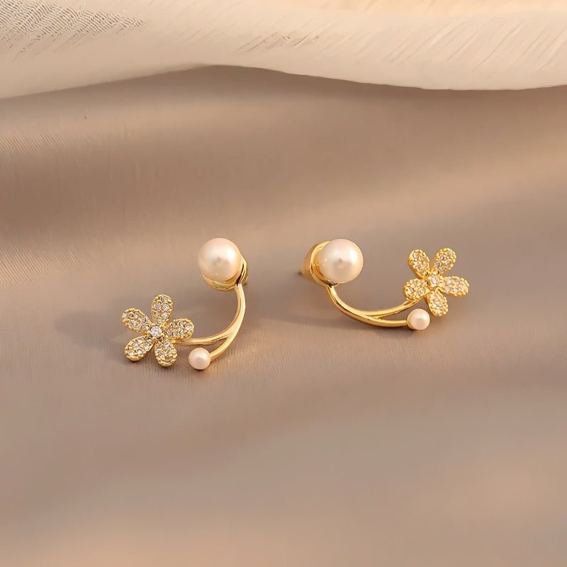 Elegante 925 sterling sølvnåle 14K forgyldte øreringe med zirkonia & buet blomsterdesign - Lilla Villa