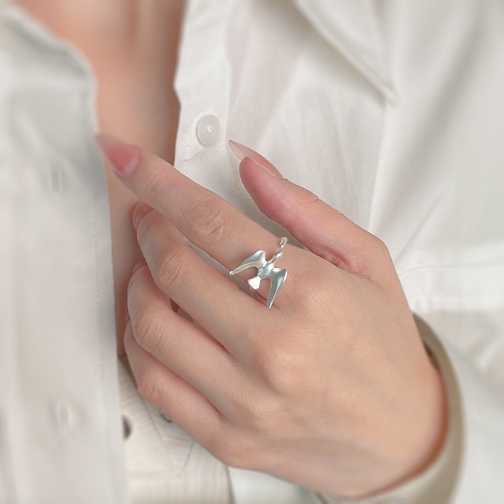 Flyvende Svale Ring – Justerbar & Forgyldt med S925 Sterling Sølv - Lilla Villa