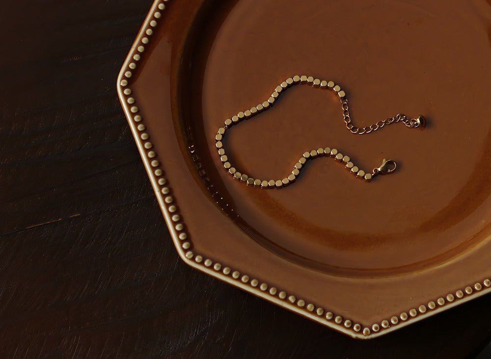 Geometrisk Firkantet Armbånd i 18K Forgyldt Rustfrit Stål – Minimalistisk Design - Lilla Villa