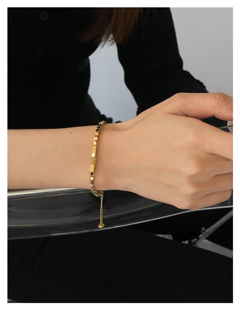 Geometrisk Firkantet Armbånd i 18K Forgyldt Rustfrit Stål – Minimalistisk Design - Lilla Villa