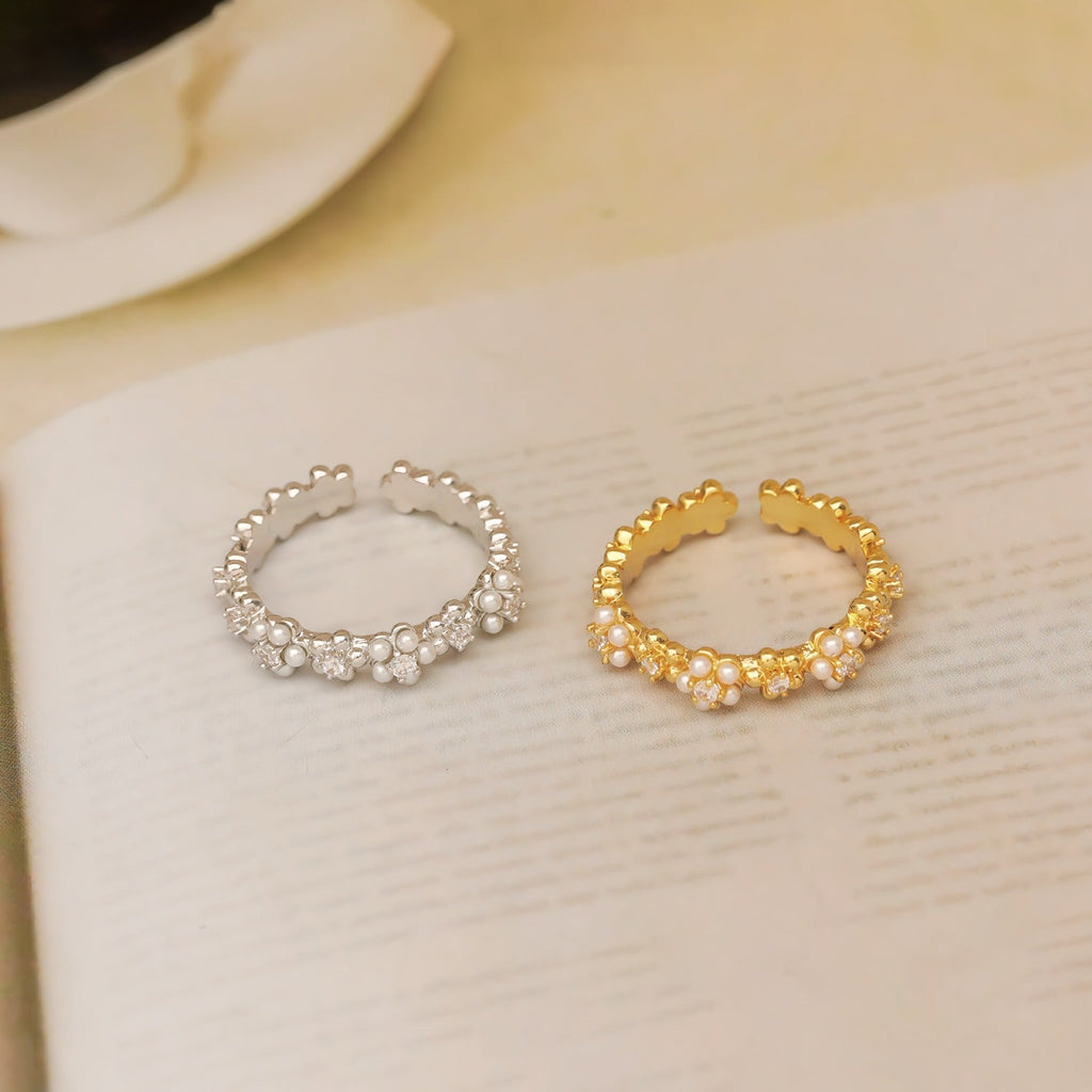 Justerbar Ring i Hvidguld Belægning med Perler og Zirkonia – Elegant og Romantisk Design - Lilla Villa