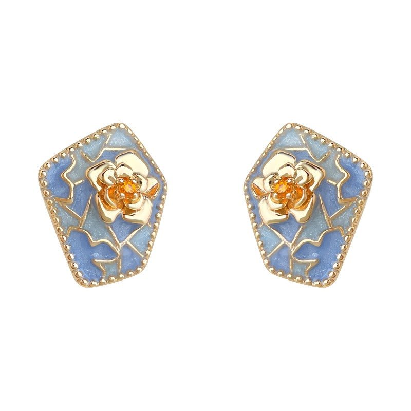 Kamelia Øreringe – 14K Forgyldt Design & 925 Sølv Nål - Lilla Villa