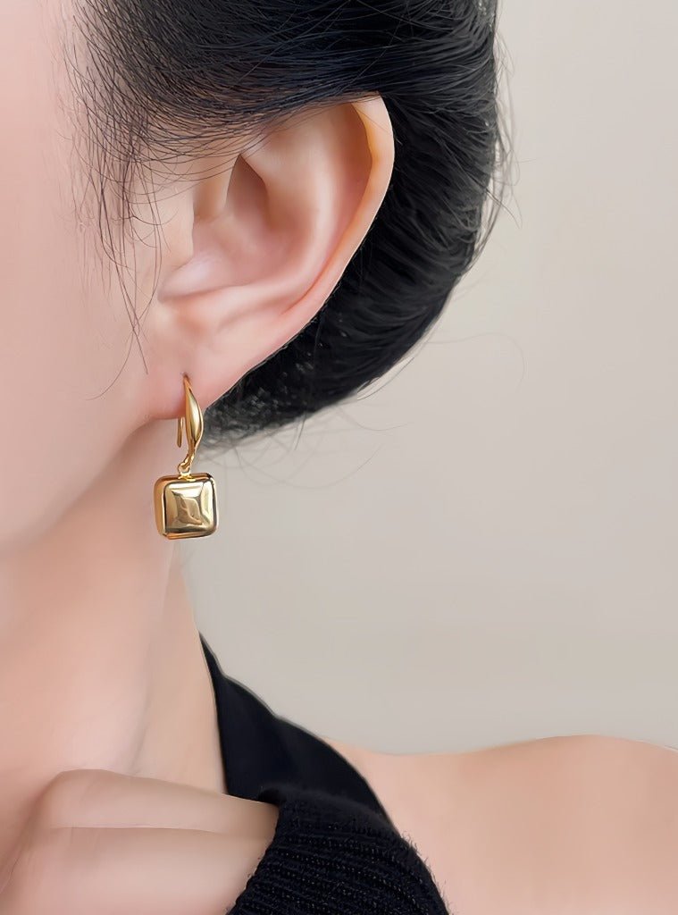 Kvadratisk Blank Øreringe – 18K Forgyldt Design med Moderne Minimalistisk Look - Lilla Villa