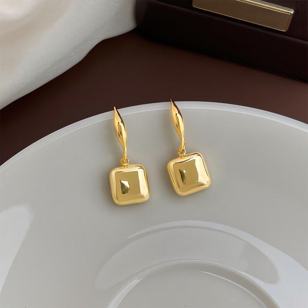 Kvadratisk Blank Øreringe – 18K Forgyldt Design med Moderne Minimalistisk Look - Lilla Villa