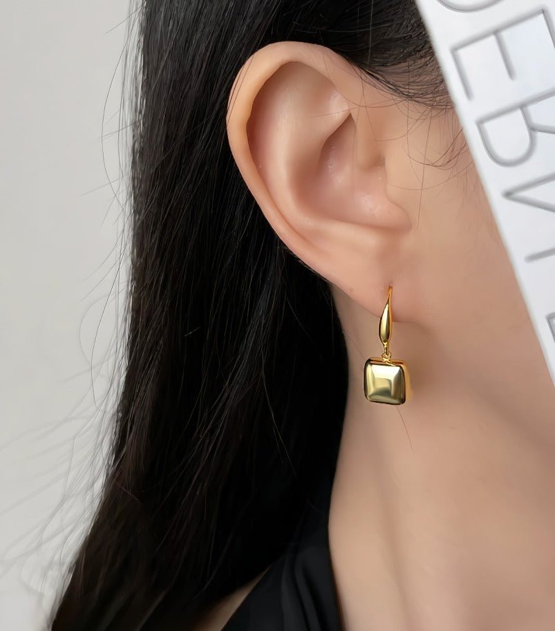 Kvadratisk Blank Øreringe – 18K Forgyldt Design med Moderne Minimalistisk Look - Lilla Villa