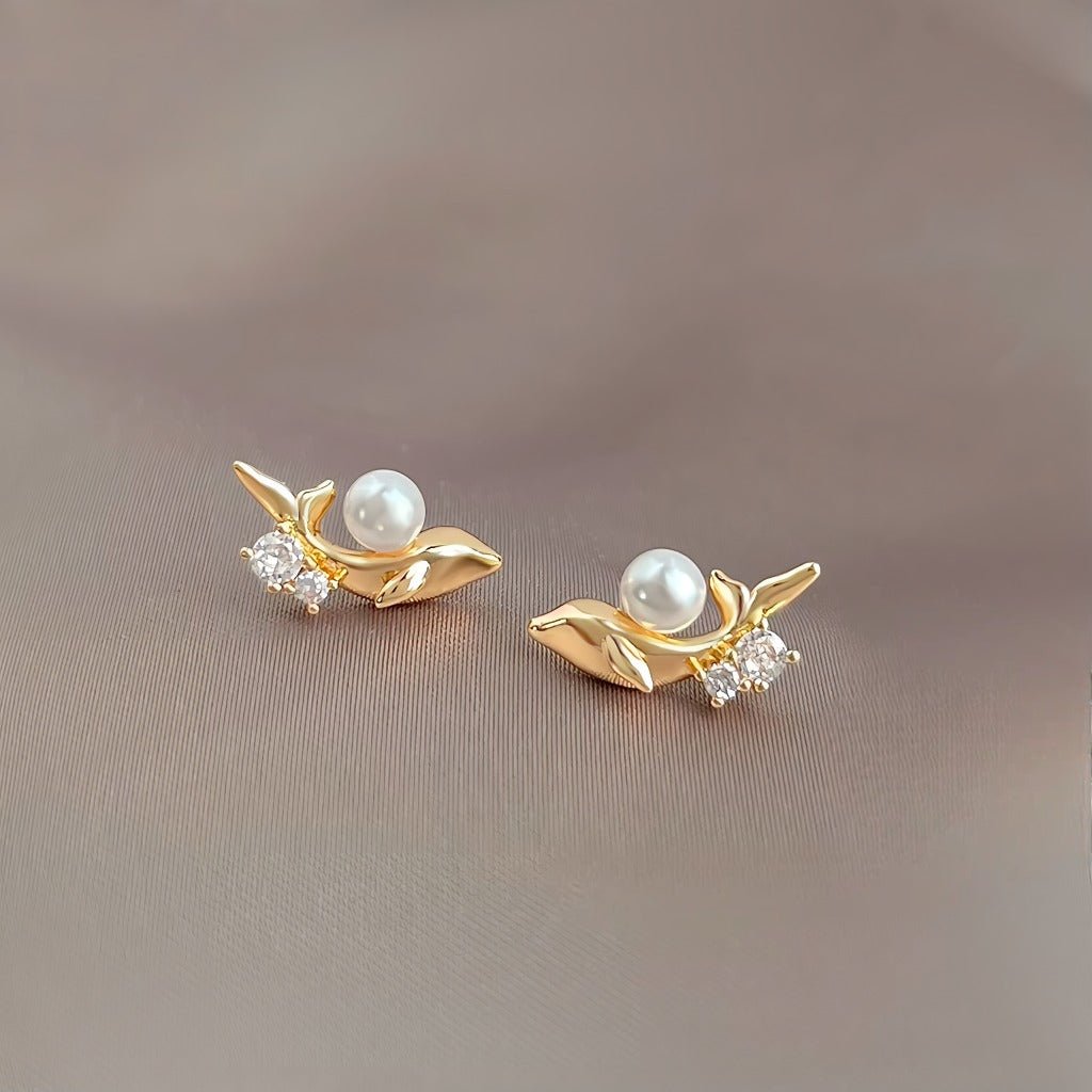 Lille Hval Øreringe – 14K Forgyldt Design & 925 Sølv Nål - Lilla Villa