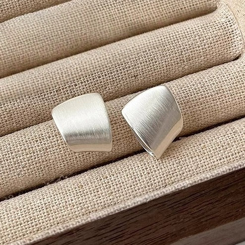 Mat Sølv Geometriske Øreringe – Elegant & Moderne Design - Lilla Villa