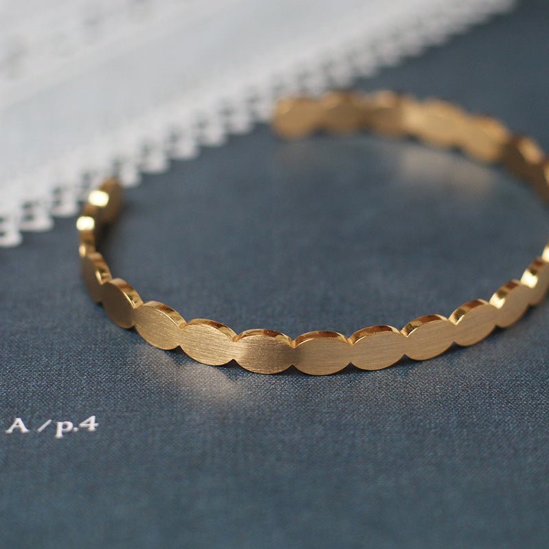 Minimalistisk Elegant 18K Forgyldt 316L Rustfrit Stål Åben Armring/armbånd – Justerbar Design - Lilla Villa
