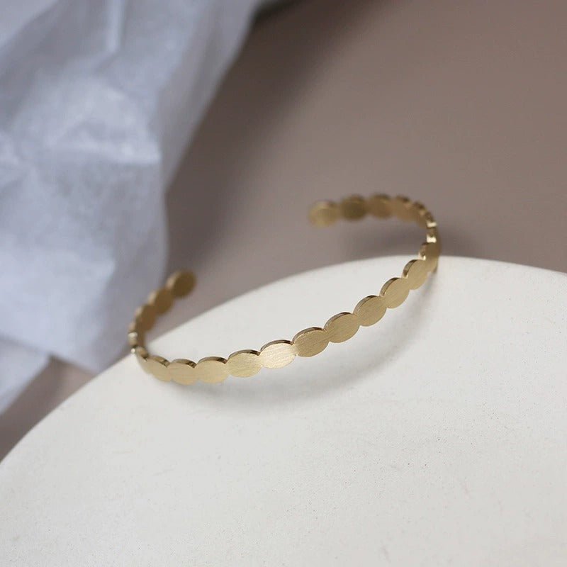 Minimalistisk Elegant 18K Forgyldt 316L Rustfrit Stål Åben Armring/armbånd – Justerbar Design - Lilla Villa