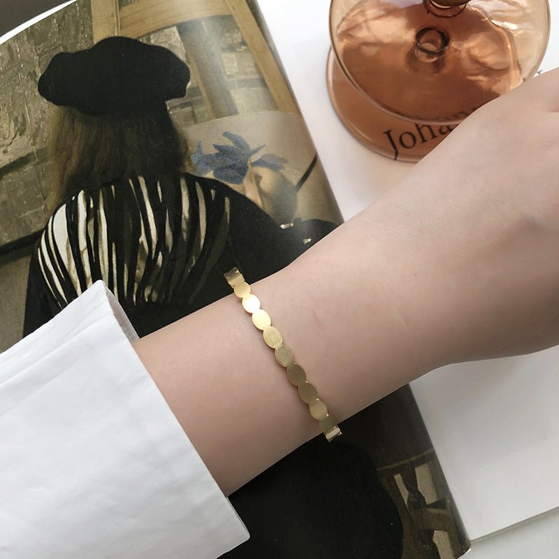 Minimalistisk Elegant 18K Forgyldt 316L Rustfrit Stål Åben Armring/armbånd – Justerbar Design - Lilla Villa
