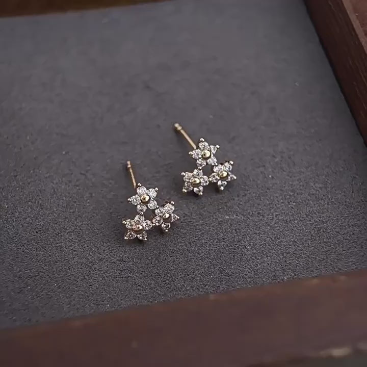 Små Stjerne Blomster Øreringe – 18K Forgyldt & S925 Sølvnål